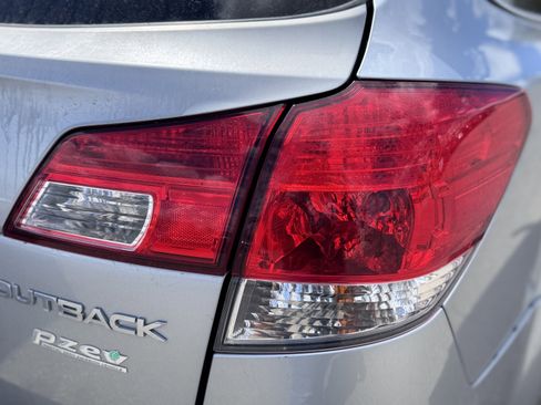 Used 2012 Subaru Outback 2.5i Premium w/ All-Weather Pkg AWD/4WD image 52