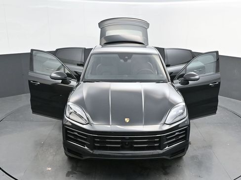 New 2026 Porsche Cayenne Coupe AWD/4WD image 47