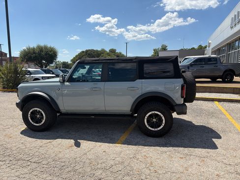 Used 2022 Ford Bronco Outer Banks w/ Sasquatch Package AWD/4WD image 8