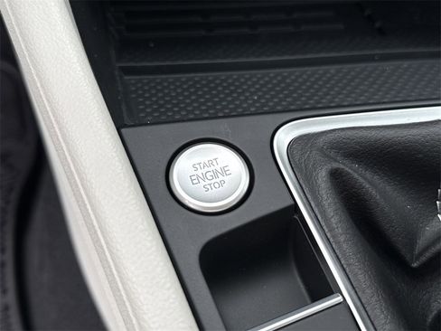 New 2026 Volkswagen Jetta SE image 18