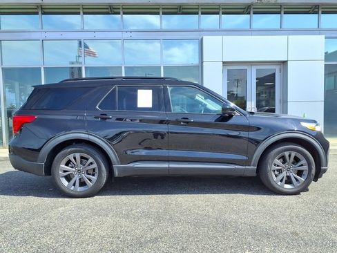 Used 2022 Ford Explorer XLT w/ Equipment Group 202A RWD image 24