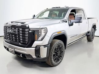 New 2026 GMC Sierra 2500 Denali Ultimate w/ LPO, Black Badging Package video 1