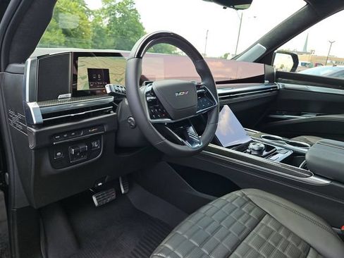 Certified 2026 Cadillac Escalade ESV V w/ LPO, ONYX Package AWD/4WD image 25