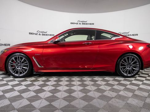 Used 2017 INFINITI Q60 Red Sport 400 RWD image 10
