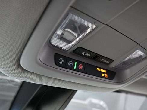 Used 2023 GMC Acadia SLE w/ Driver Convenience Package FWD image 27