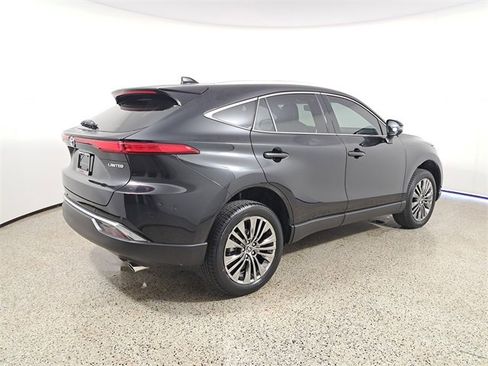 Used 2023 Toyota Venza Limited image 5