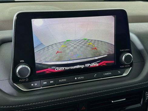 Used 2022 Nissan Rogue SV FWD image 18