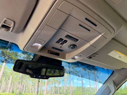 Used 2018 Chevrolet Tahoe LT AWD/4WD image 21