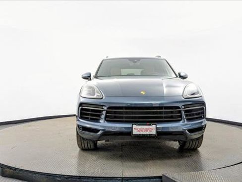 Used 2019 Porsche Cayenne w/ Premium Package image 12