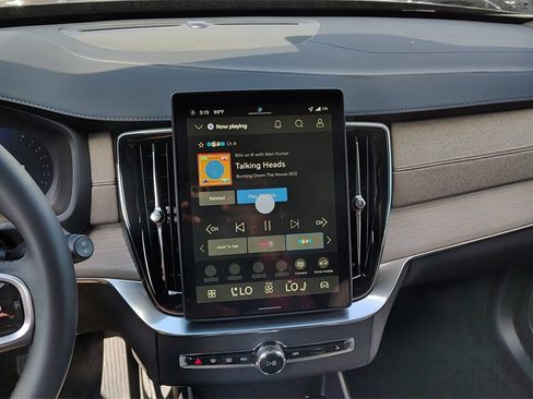 New 2026 Volvo XC90 B6 Core image 17