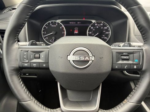 Used 2025 Nissan Rogue SV AWD/4WD image 25