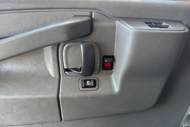 Used 2018 Chevrolet Express 2500 RWD image 11