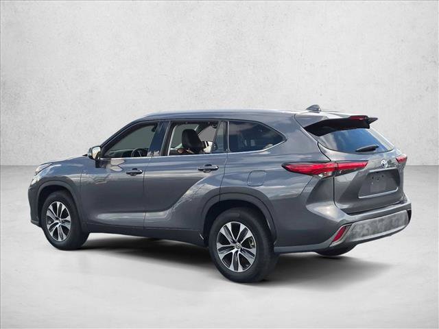 Used 2022 Toyota Highlander XLE FWD image 8