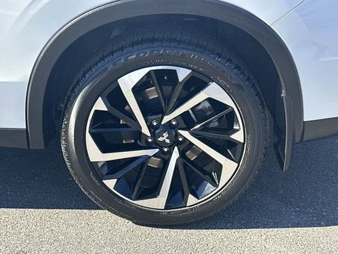 Used 2024 Mitsubishi Outlander SE image 23