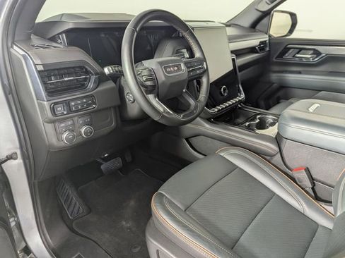 Used 2025 GMC Yukon XL AT4 w/ AT4 Premium Package image 16