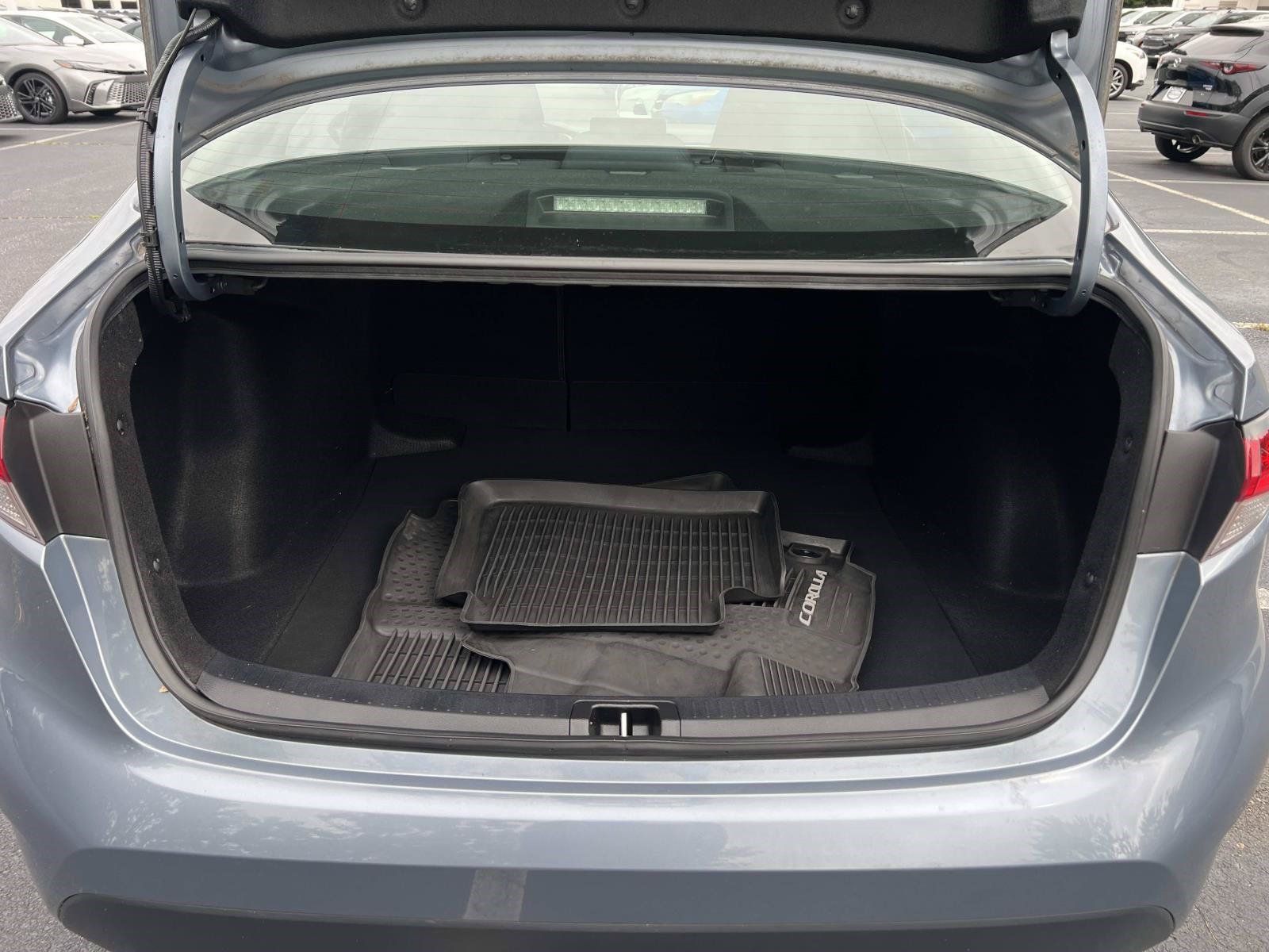 Used 2020 Toyota Corolla LE FWD image 9