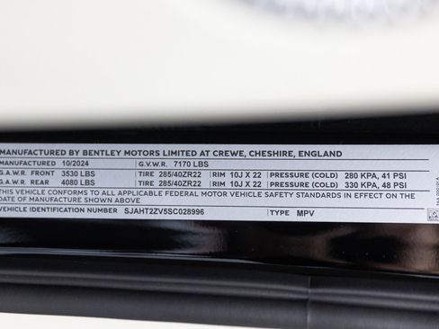 New 2025 Bentley Bentayga Extended Wheelbase image 30