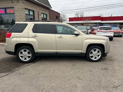 Used 2010 GMC Terrain SLT w/ Cargo Package image 5
