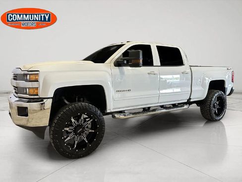 Used 2016 Chevrolet Silverado 2500 LT w/ LT Convenience Package AWD/4WD image 2