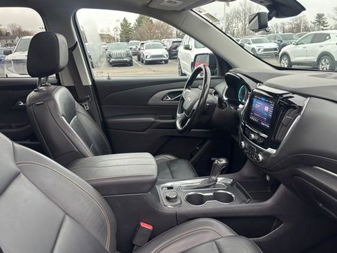 Used 2020 Chevrolet Traverse LT w/ LT Premium Package image 14