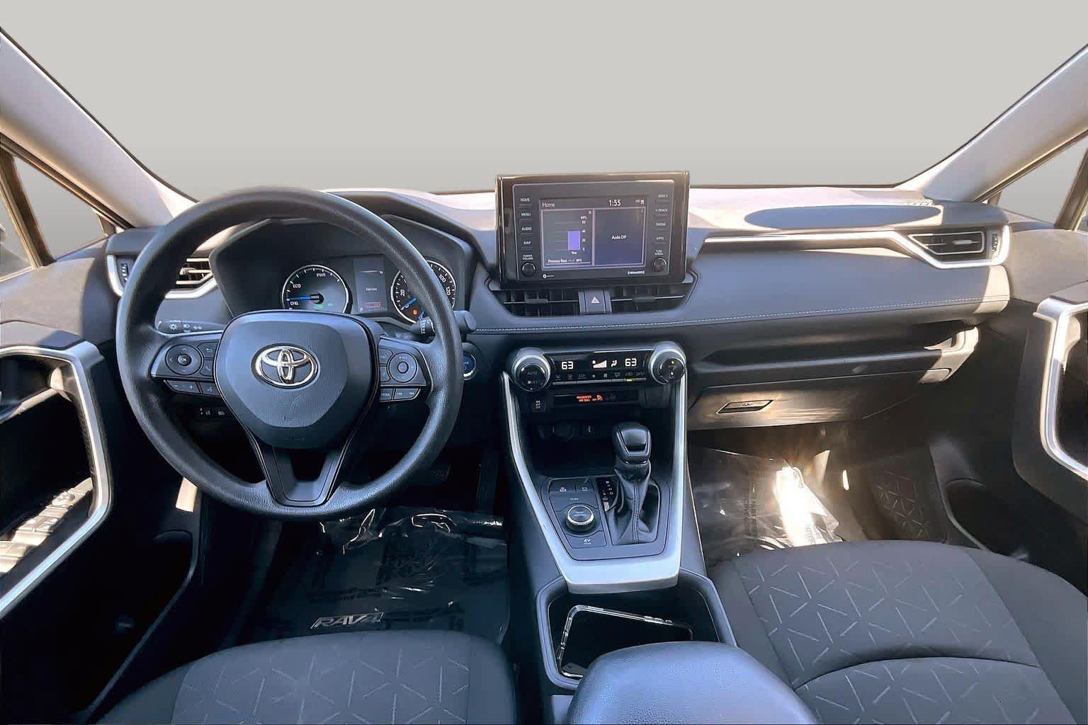 Used 2022 Toyota RAV4 XLE AWD/4WD image 15