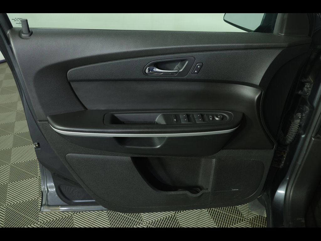 Used 2012 GMC Acadia SLT FWD image 17