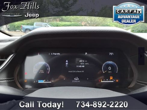 Used 2023 Jeep Grand Cherokee L Limited AWD/4WD image 22