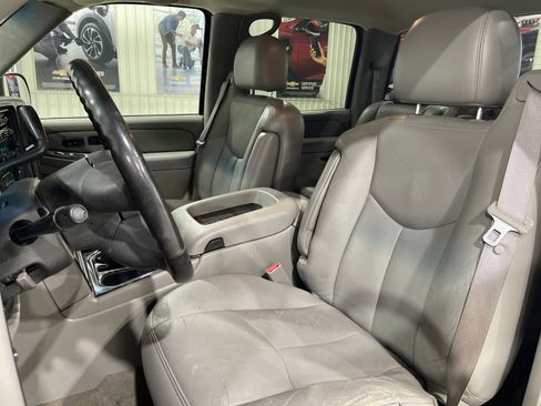 Used 2006 GMC Sierra 1500 SLT w/ Onstar Plus Package image 2