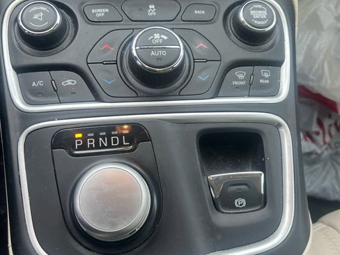 Used 2016 Chrysler 200 C w/ Premium Lighting Group image 20