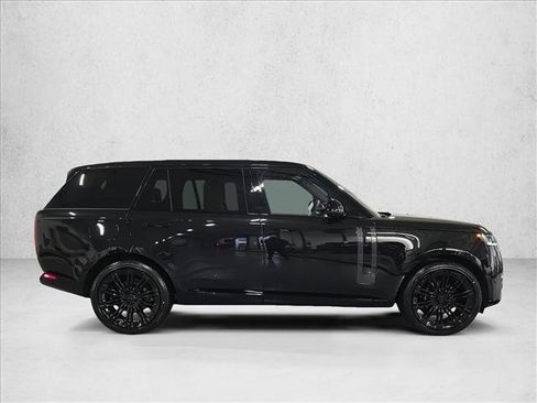 New 2026 Land Rover Range Rover Long Wheelbase SE image 4