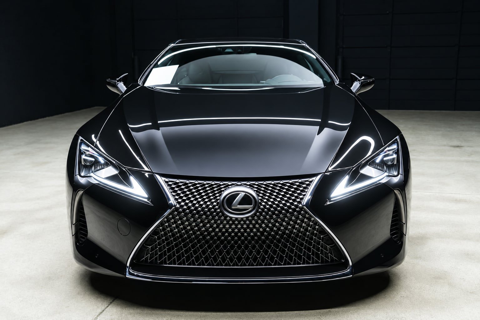 Used 2019 Lexus LC 500 Coupe w/ Touring Package RWD image 4
