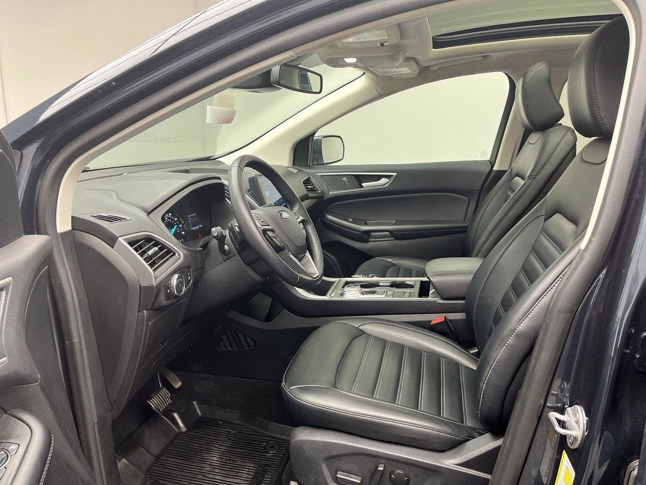 Used 2024 Ford Edge SEL w/ Convenience Package AWD/4WD image 3