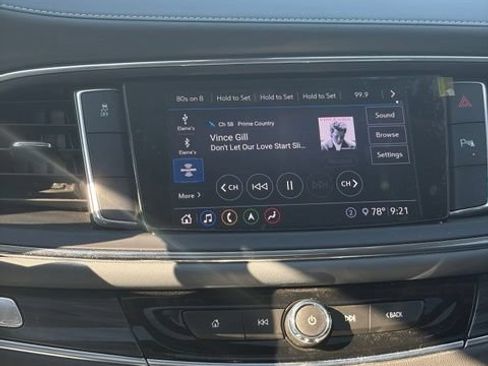 Used 2020 Buick Enclave Essence w/ Sound and Sites Package FWD image 31