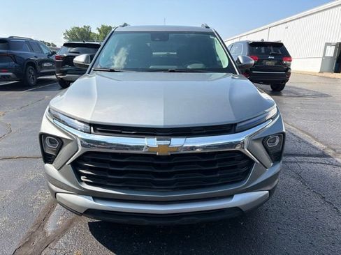 Used 2024 Chevrolet TrailBlazer LT w/ LT Cold Weather Package FWD image 8
