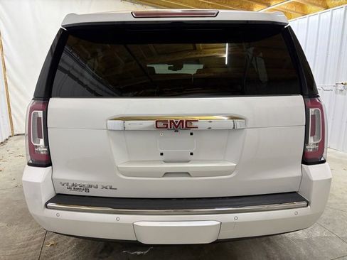 Used 2018 GMC Yukon XL Denali image 7