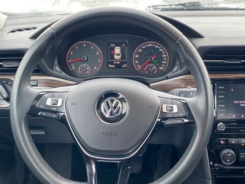 Used 2022 Volkswagen Passat 2.0T image 7