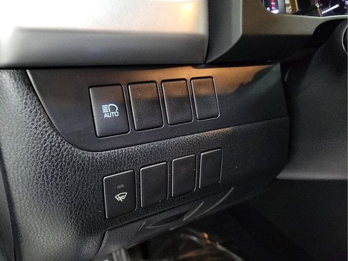 Certified 2019 Toyota Highlander LE image 14