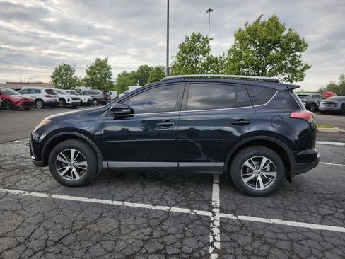 Used 2018 Toyota RAV4 XLE w/ Plus Extra Value Package AWD/4WD image 12