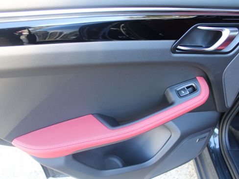 New 2026 Porsche Macan S AWD/4WD image 31