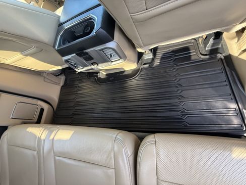 Used 2017 Ford F250 Lariat w/ Lariat Ultimate Package image 23