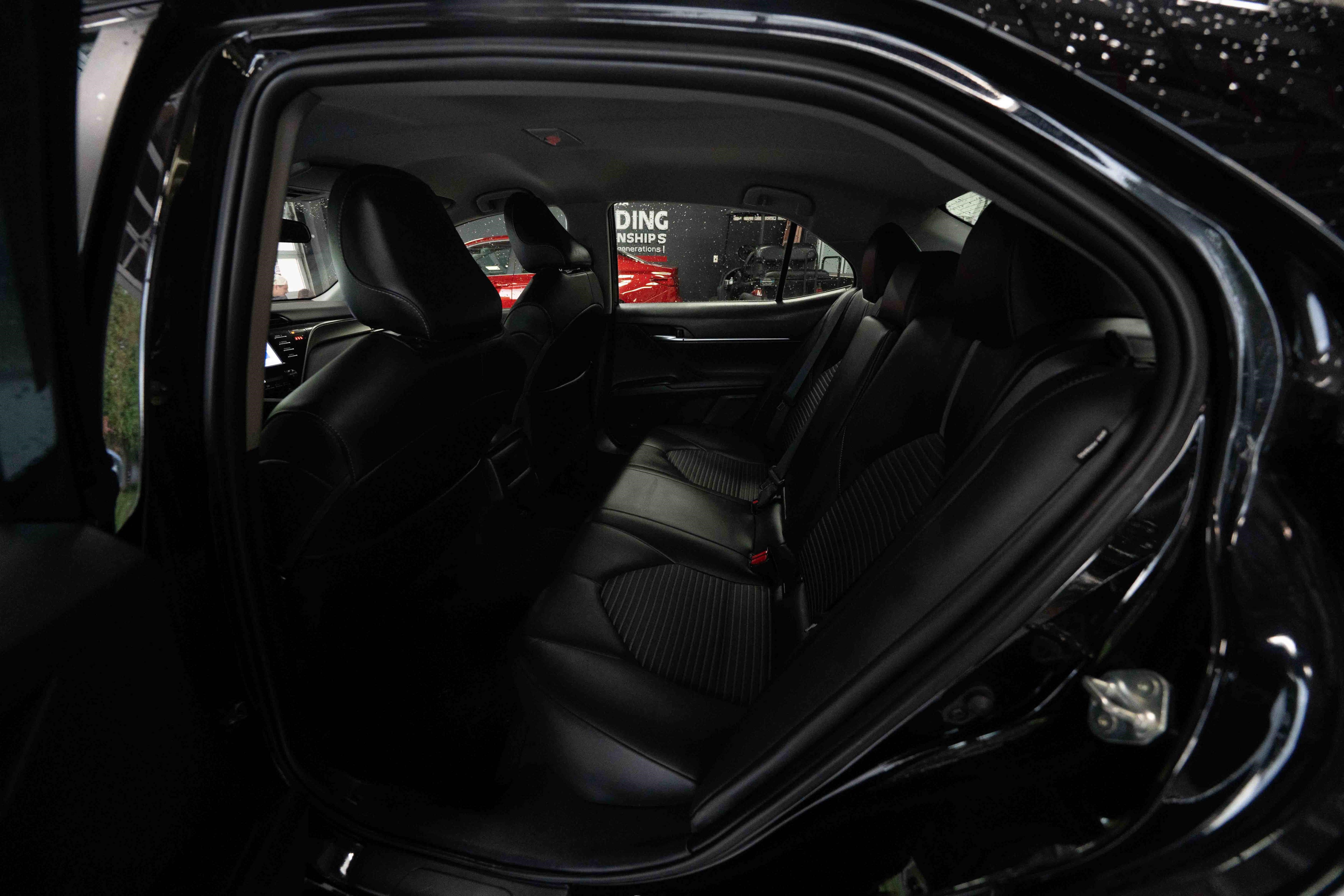 Used 2020 Toyota Camry SE FWD image 23