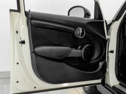 Used 2016 MINI Cooper 4-Door Hardtop FWD image 39