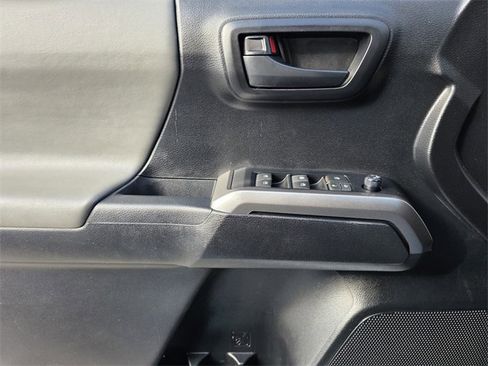 Used 2022 Toyota Tacoma SR5 image 17
