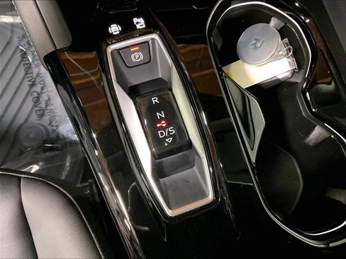 Used 2025 Audi Q5 Premium w/ Convenience Package image 18