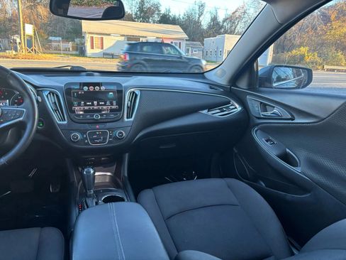 Used 2018 Chevrolet Malibu LT image 28