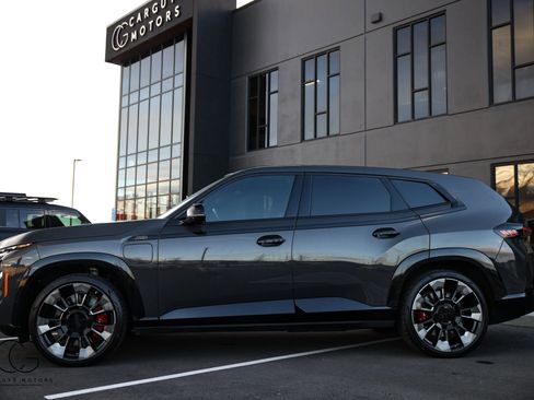 Used 2024 BMW XM image 11