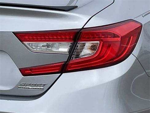 Used 2021 Honda Accord Sport Special Edition image 6