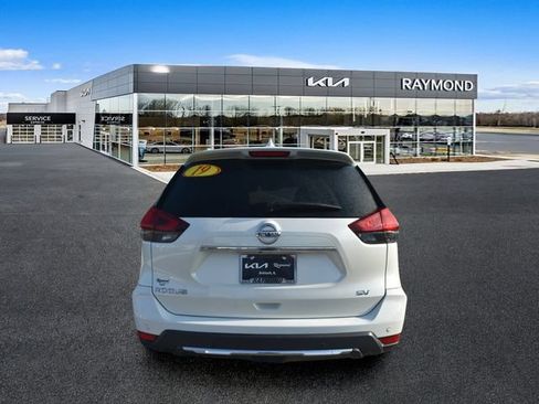 Used 2019 Nissan Rogue SV FWD image 4