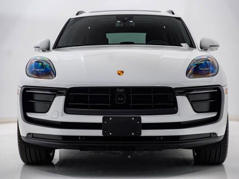 Certified 2026 Porsche Macan AWD/4WD image 6