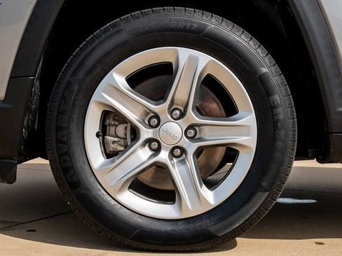 Used 2021 Jeep Grand Cherokee L Limited AWD/4WD image 6